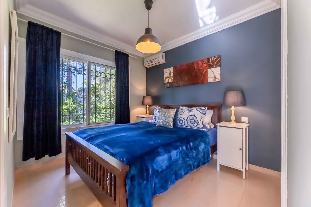 4 makuuhuone Huvila myytävänä paikassa Calahonda mukana uima-altaan 
autotalli - 2 200 000 € (Ref: 8922433)