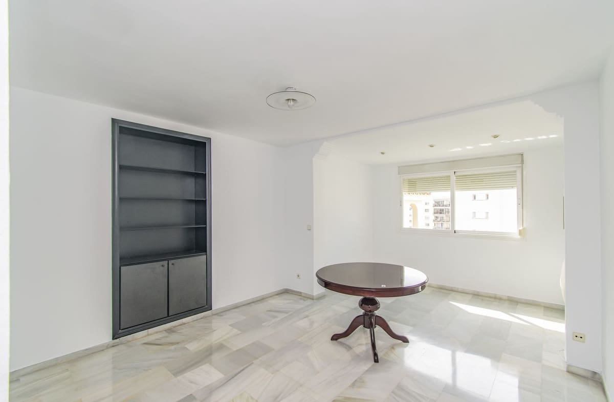 4 soveværelse Penthouse til salg i Marbella med garage - € 875.000 (Ref: 8927174)