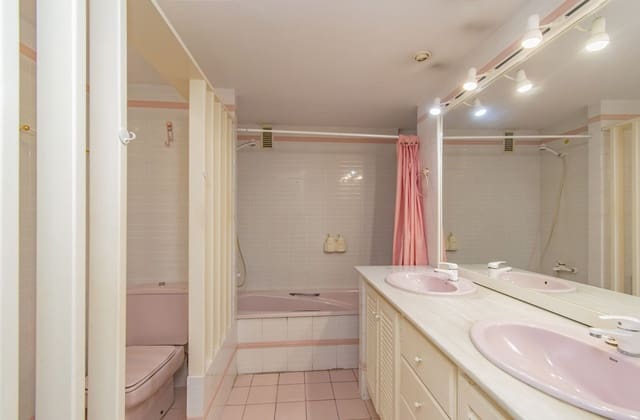 4 sypialnia Penthouse na sprzedaż w Marbella Centro, Marbella z garażem - 875 000 € (Ref: 8927174)