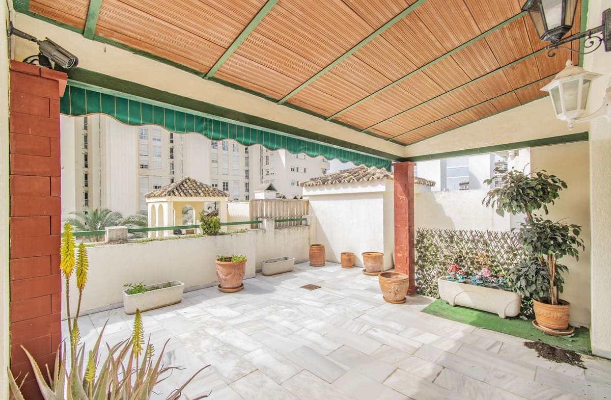 4 soveværelse Penthouse til salg i Marbella med garage - € 875.000 (Ref: 8927174)