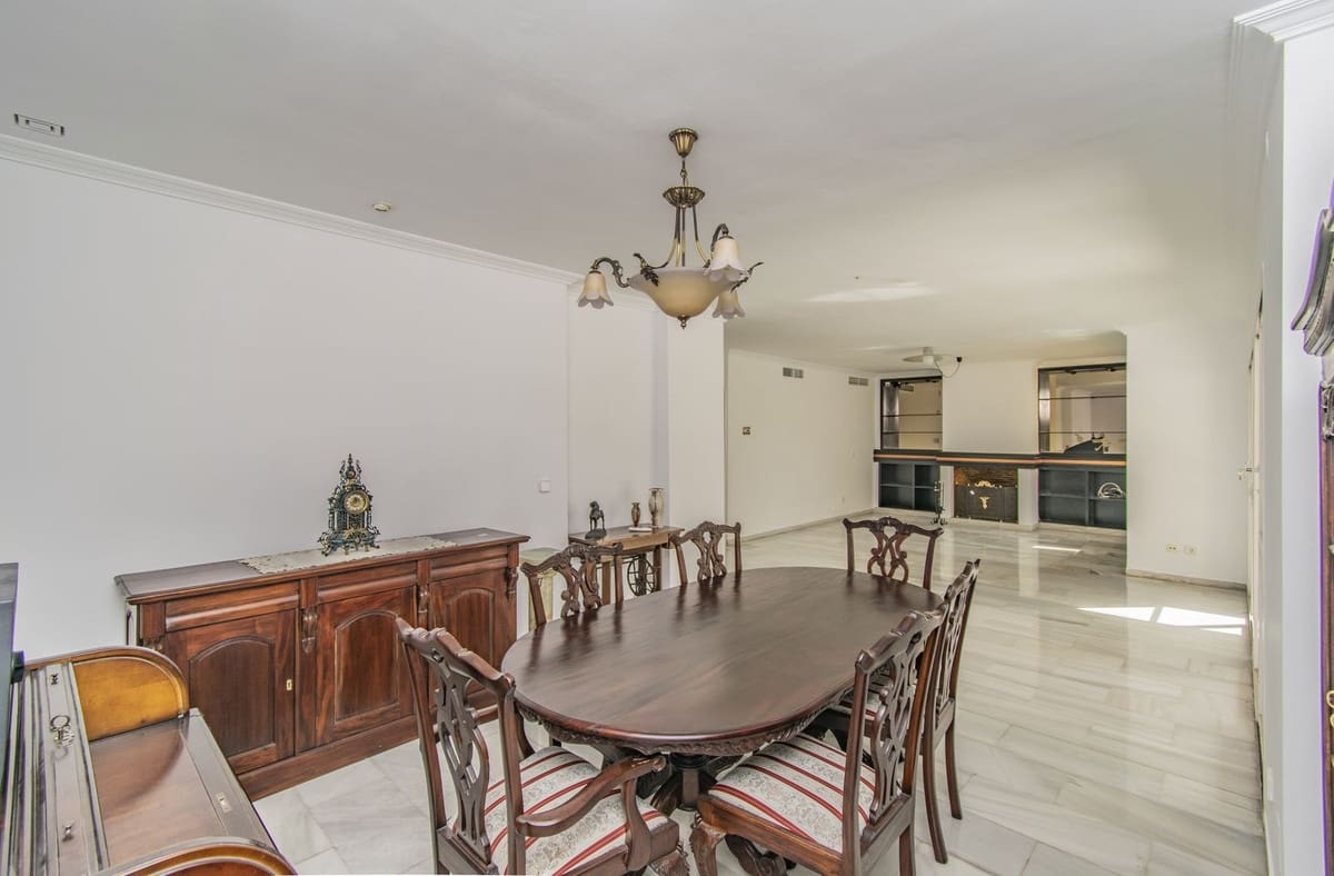 4 soveværelse Penthouse til salg i Marbella med garage - € 875.000 (Ref: 8927174)