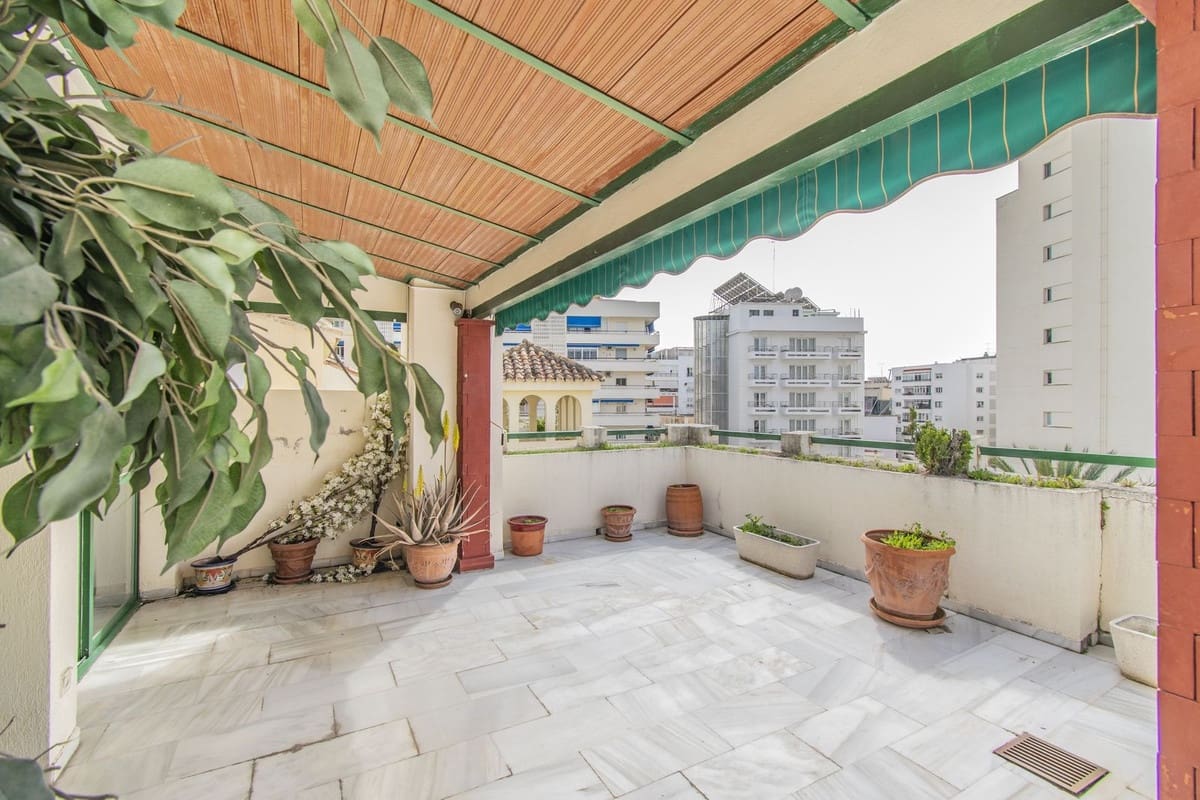 4 soveværelse Penthouse til salg i Marbella med garage - € 875.000 (Ref: 8927174)