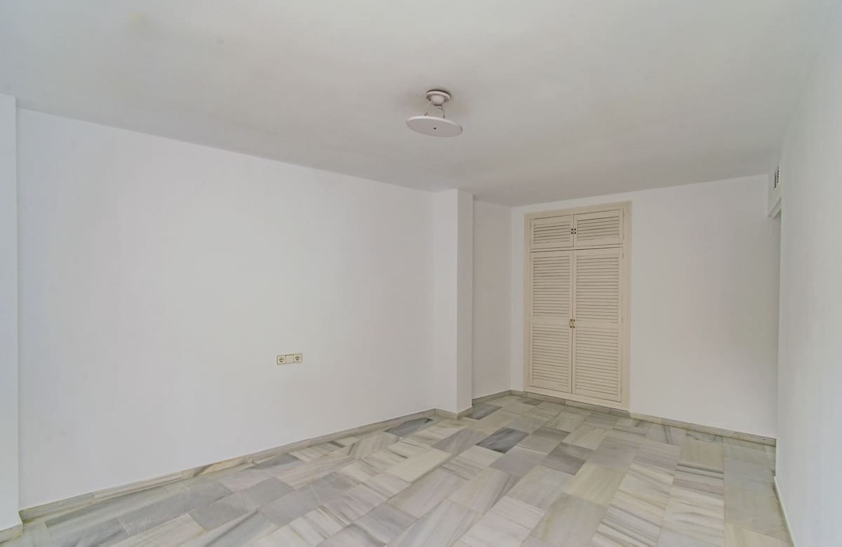 4 soveværelse Penthouse til salg i Marbella med garage - € 875.000 (Ref: 8927174)