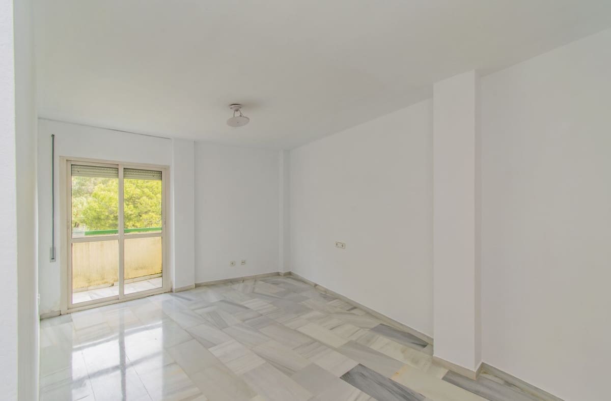 4 soveværelse Penthouse til salg i Marbella med garage - € 875.000 (Ref: 8927174)