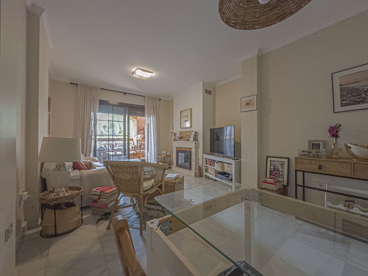 2 soveværelse Lejlighed til salg i Guadalmina med swimmingpool garage - € 435.000 (Ref: 9080694)