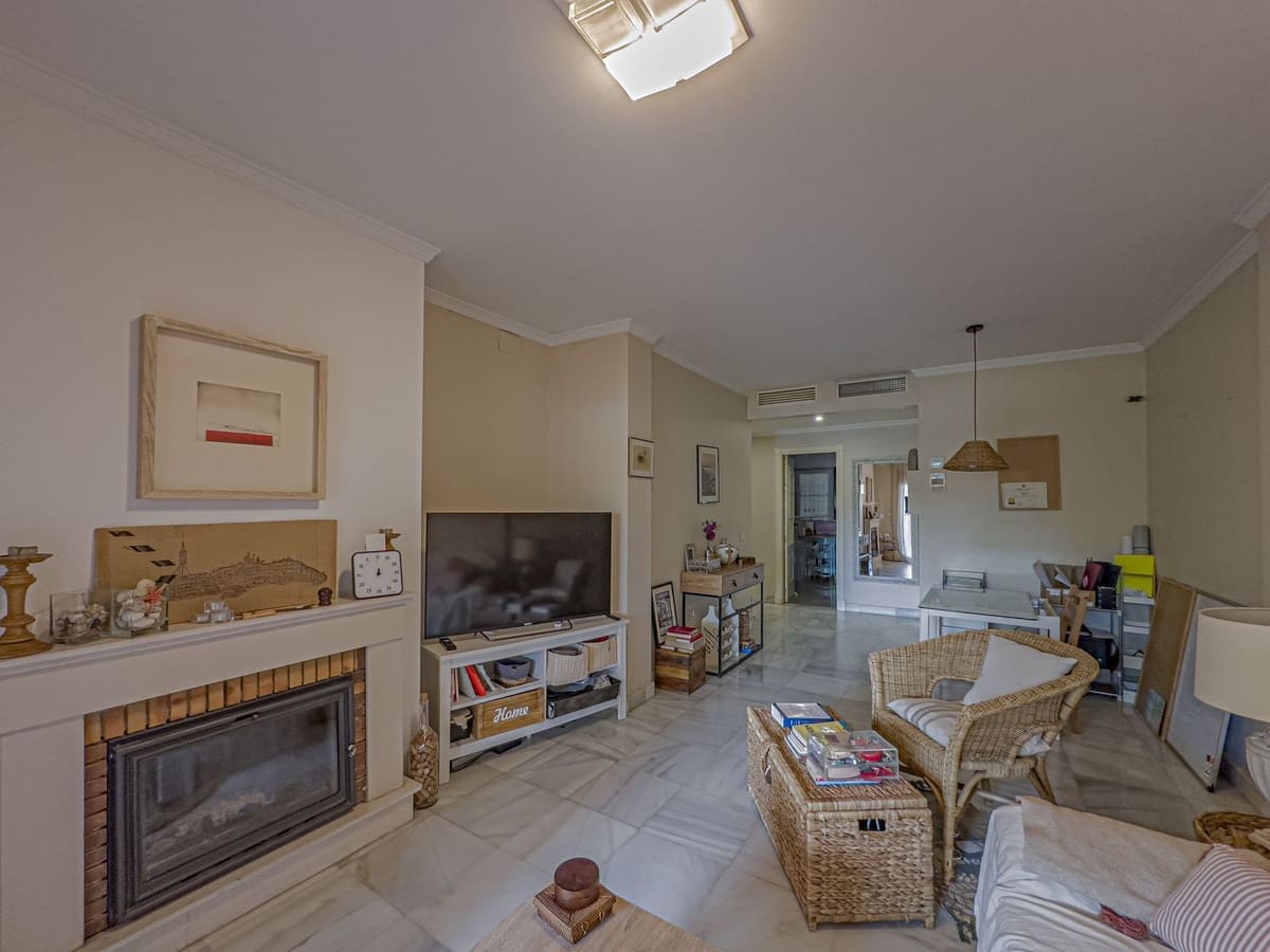 2 soveværelse Lejlighed til salg i Guadalmina med swimmingpool garage - € 435.000 (Ref: 9080694)