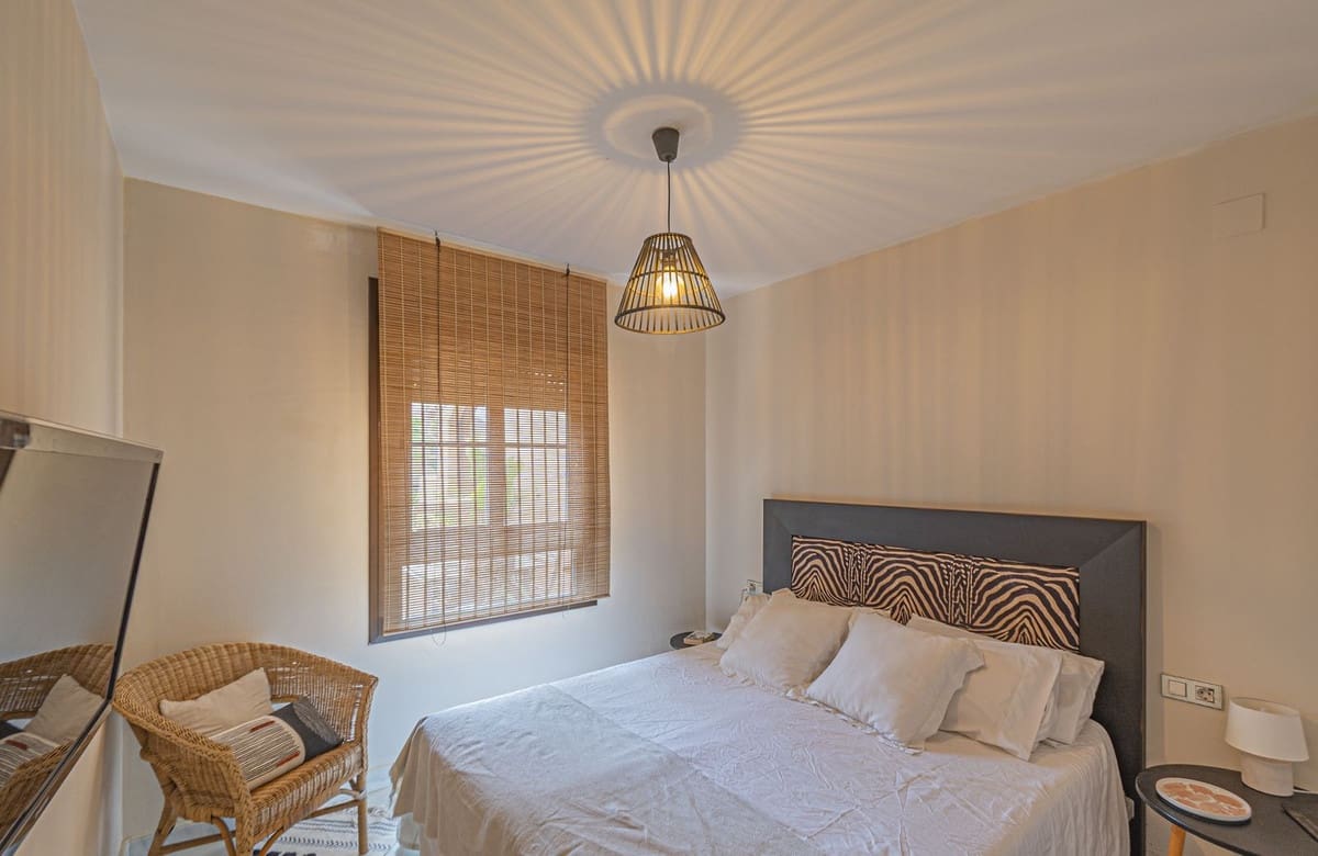 2 soveværelse Lejlighed til salg i Guadalmina med swimmingpool garage - € 435.000 (Ref: 9080694)