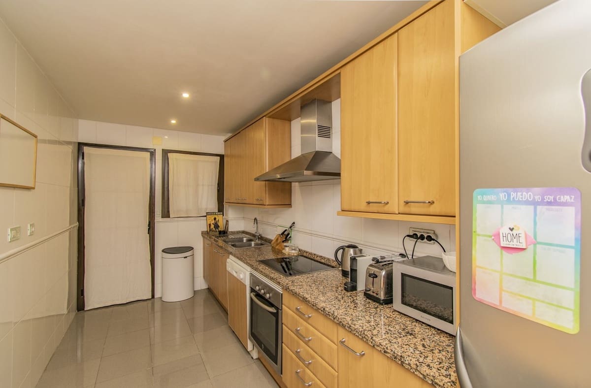 2 soveværelse Lejlighed til salg i Guadalmina med swimmingpool garage - € 435.000 (Ref: 9080694)