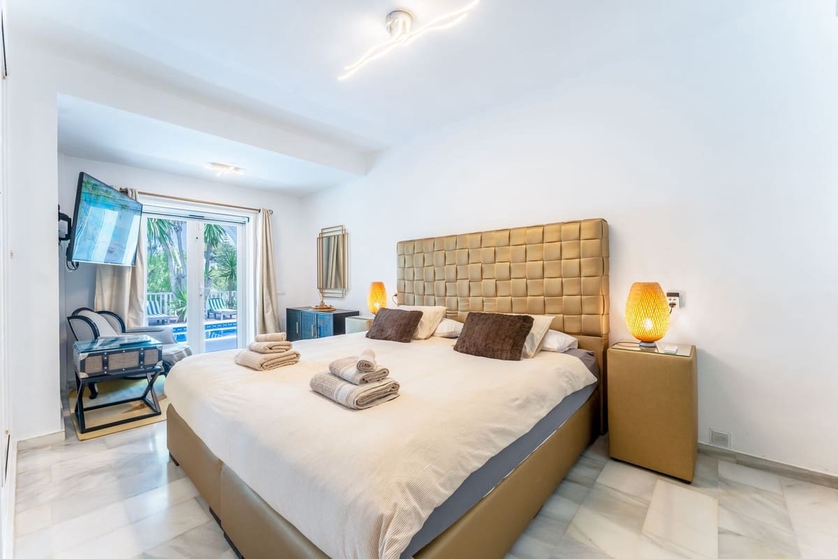 4 soveværelse Villa til salg i Calahonda med swimmingpool garage - € 1.650.000 (Ref: 9103479)