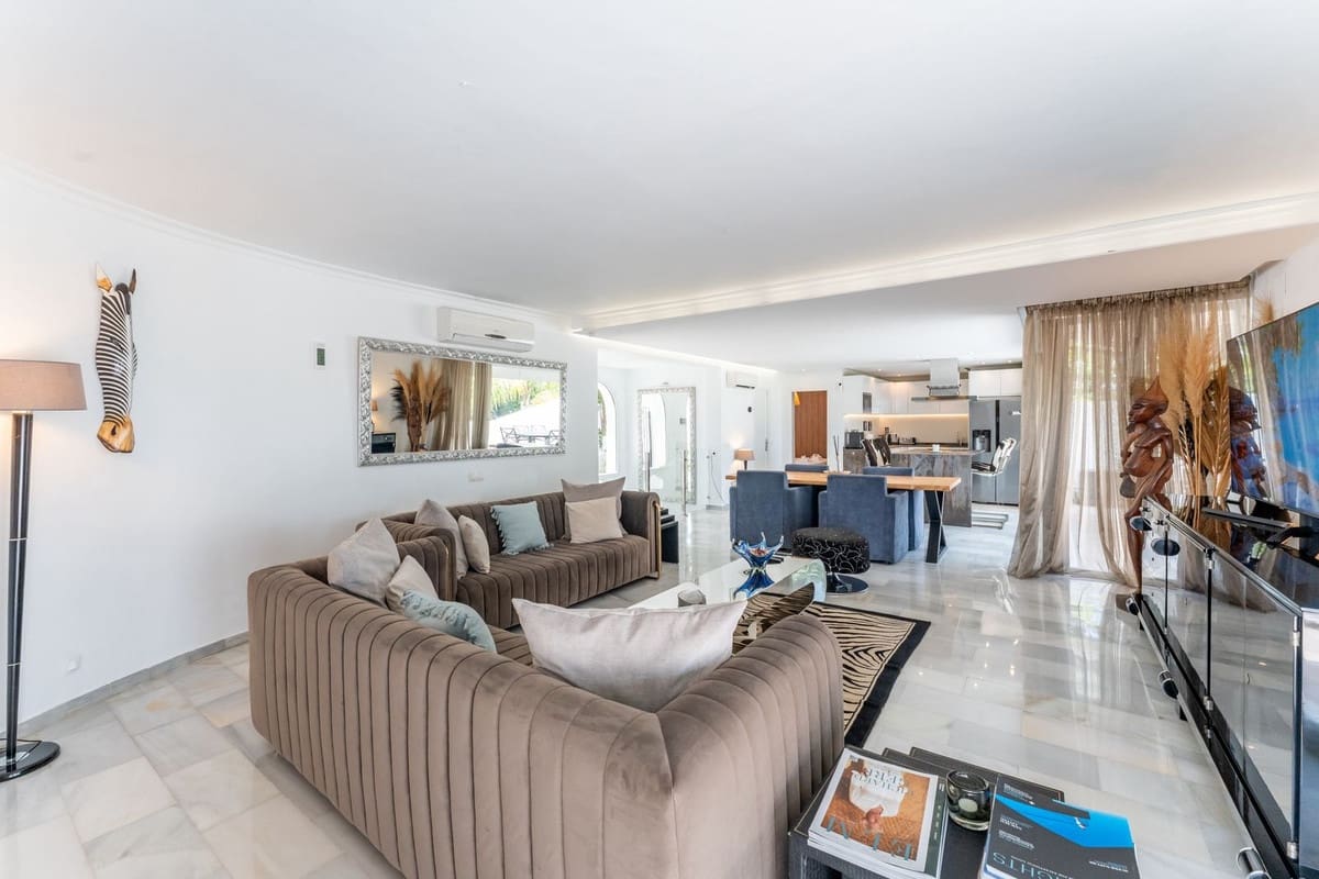 4 soveværelse Villa til salg i Calahonda med swimmingpool garage - € 1.650.000 (Ref: 9103479)