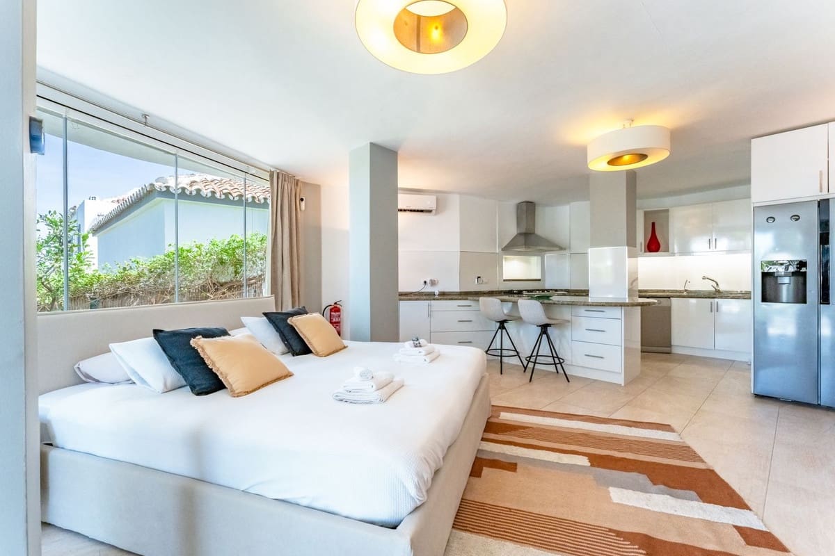 4 soveværelse Villa til salg i Calahonda med swimmingpool garage - € 1.650.000 (Ref: 9103479)