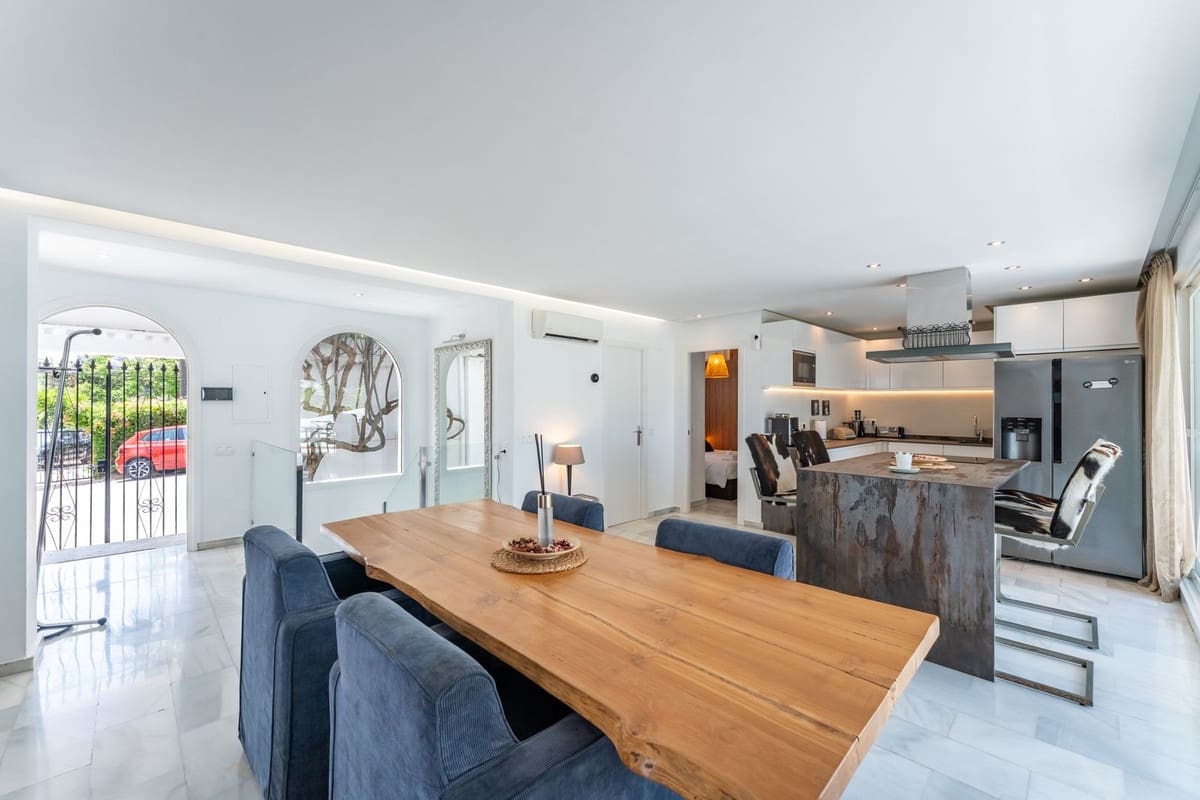 4 soveværelse Villa til salg i Calahonda med swimmingpool garage - € 1.650.000 (Ref: 9103479)