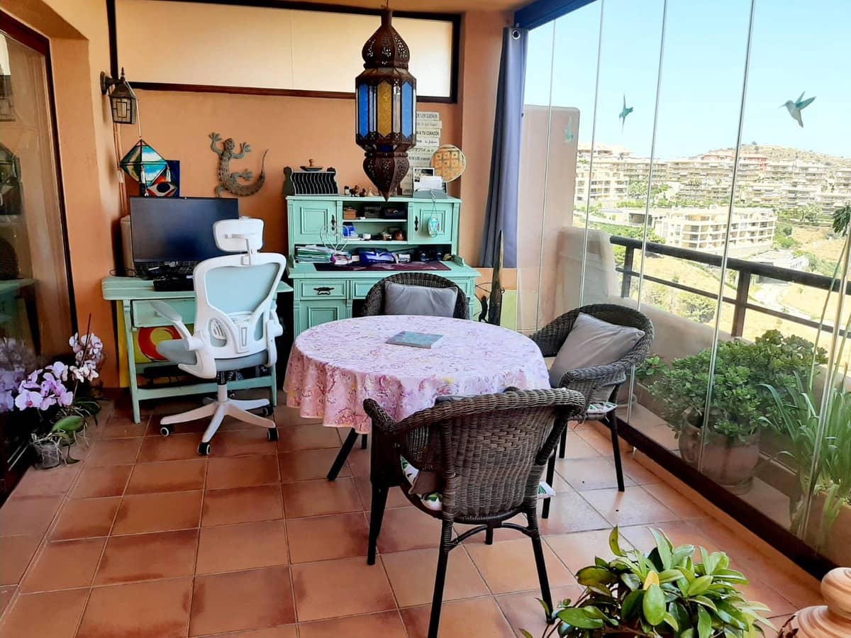 2 bedroom Apartment for sale in Calahonda with pool garage - € 320,000 (Ref: 9215777)