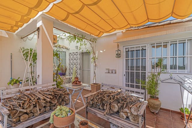 3 makuuhuone Huoneisto myytävänä paikassa Rio Real - Los Monteros, Marbella mukana uima-altaan 
autotalli - 410 000 € (Ref: 9219132)