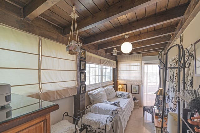 3 makuuhuone Huoneisto myytävänä paikassa Rio Real - Los Monteros, Marbella mukana uima-altaan 
autotalli - 410 000 € (Ref: 9219132)