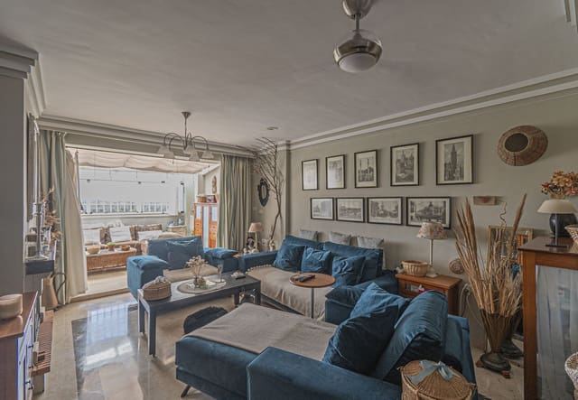 3 makuuhuone Huoneisto myytävänä paikassa Rio Real - Los Monteros, Marbella mukana uima-altaan 
autotalli - 410 000 € (Ref: 9219132)