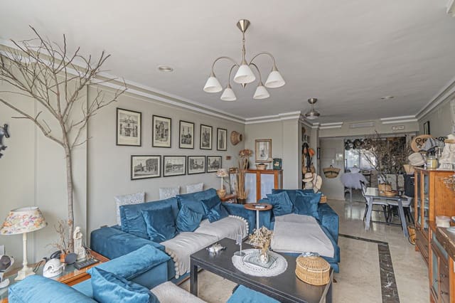 3 makuuhuone Huoneisto myytävänä paikassa Rio Real - Los Monteros, Marbella mukana uima-altaan 
autotalli - 410 000 € (Ref: 9219132)