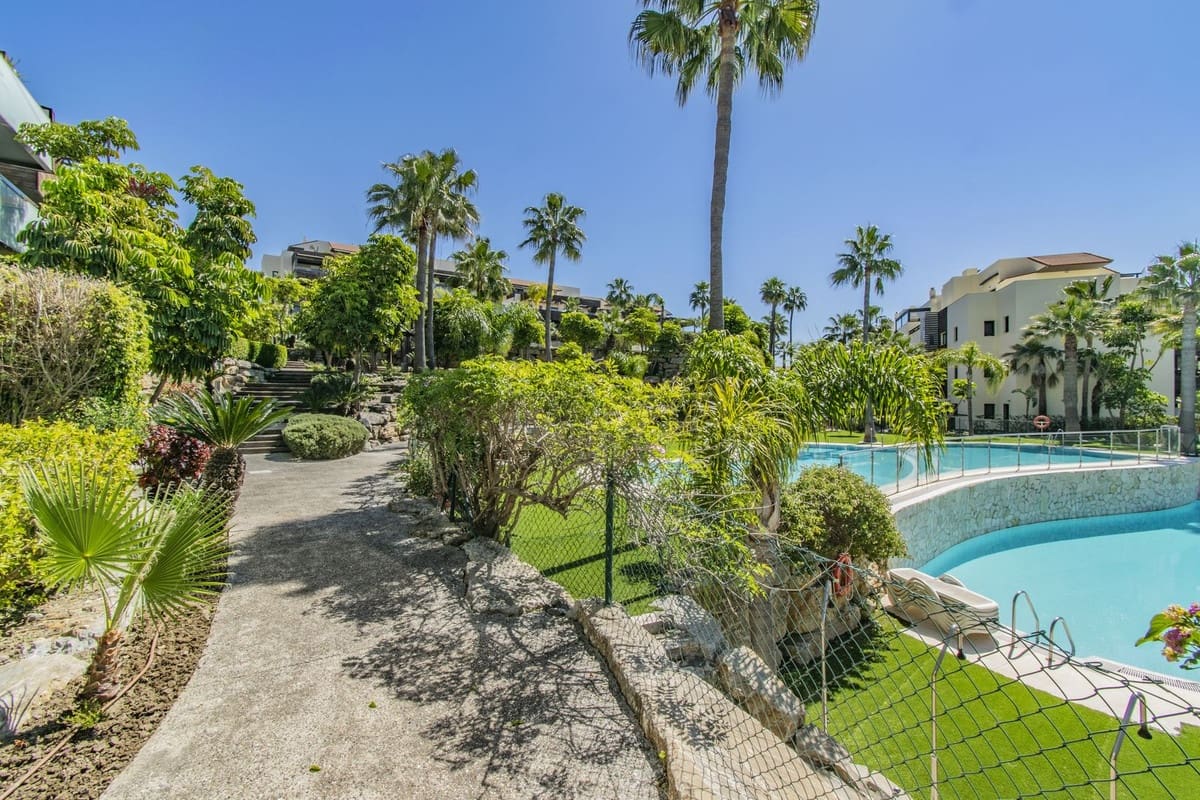 2 soveværelse Lejlighed til salg i Los Flamingos med swimmingpool garage - € 419.000 (Ref: 9219173)