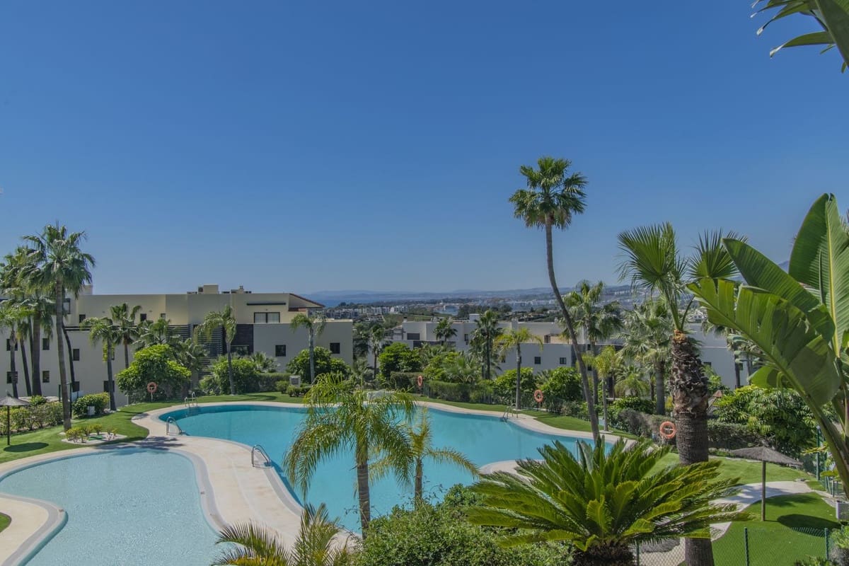 2 soveværelse Lejlighed til salg i Los Flamingos med swimmingpool garage - € 419.000 (Ref: 9219173)