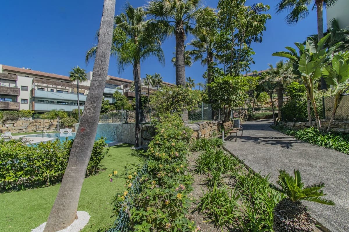 2 soveværelse Lejlighed til salg i Los Flamingos med swimmingpool garage - € 419.000 (Ref: 9219173)