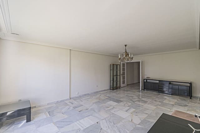 3 sypialnia Apartament na sprzedaż w Marbella Centro, Marbella z garażem - 790 000 € (Ref: 9221299)