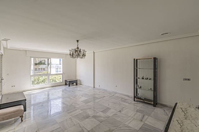 3 sypialnia Apartament na sprzedaż w Marbella Centro, Marbella z garażem - 790 000 € (Ref: 9221299)