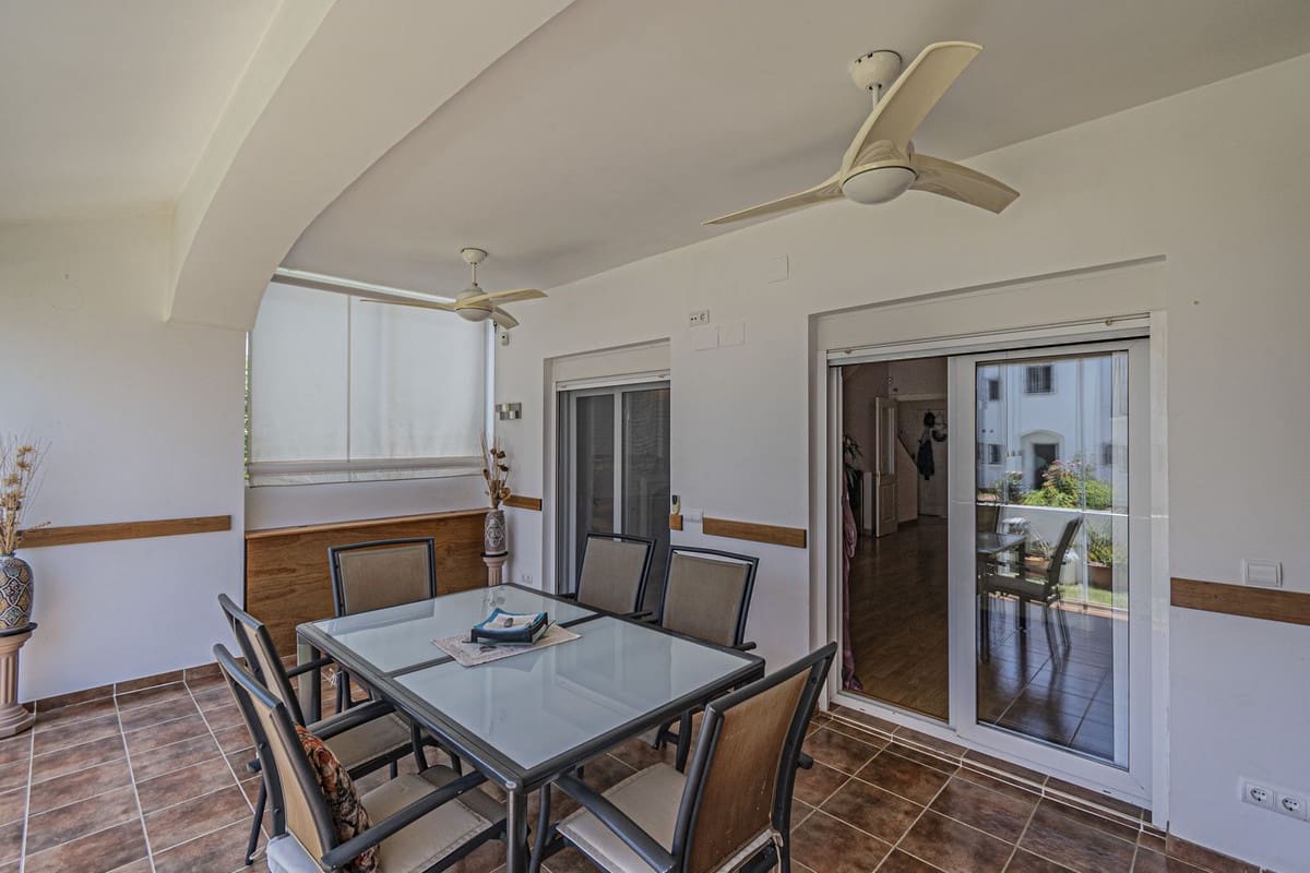 4 soveværelse Byhus til salg i Las Chapas med swimmingpool garage - € 1.125.000 (Ref: 9221346)