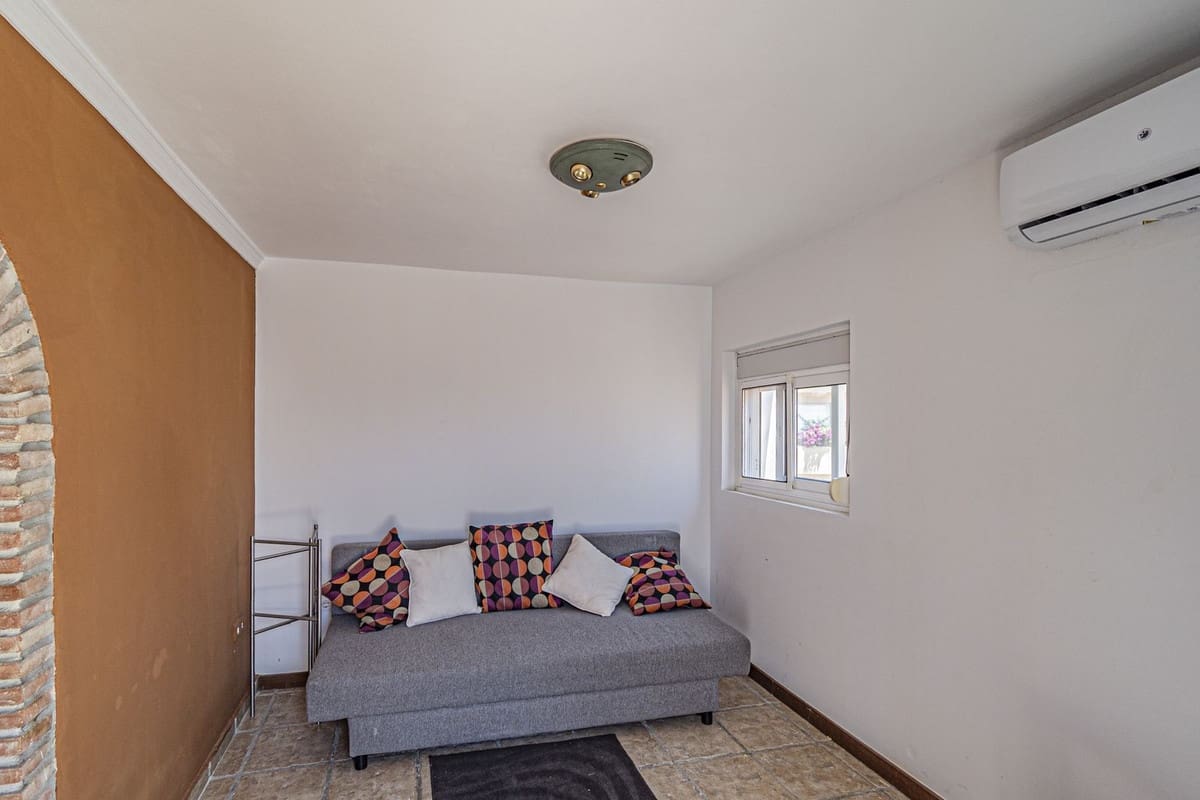 4 soveværelse Byhus til salg i Las Chapas med swimmingpool garage - € 1.125.000 (Ref: 9221346)