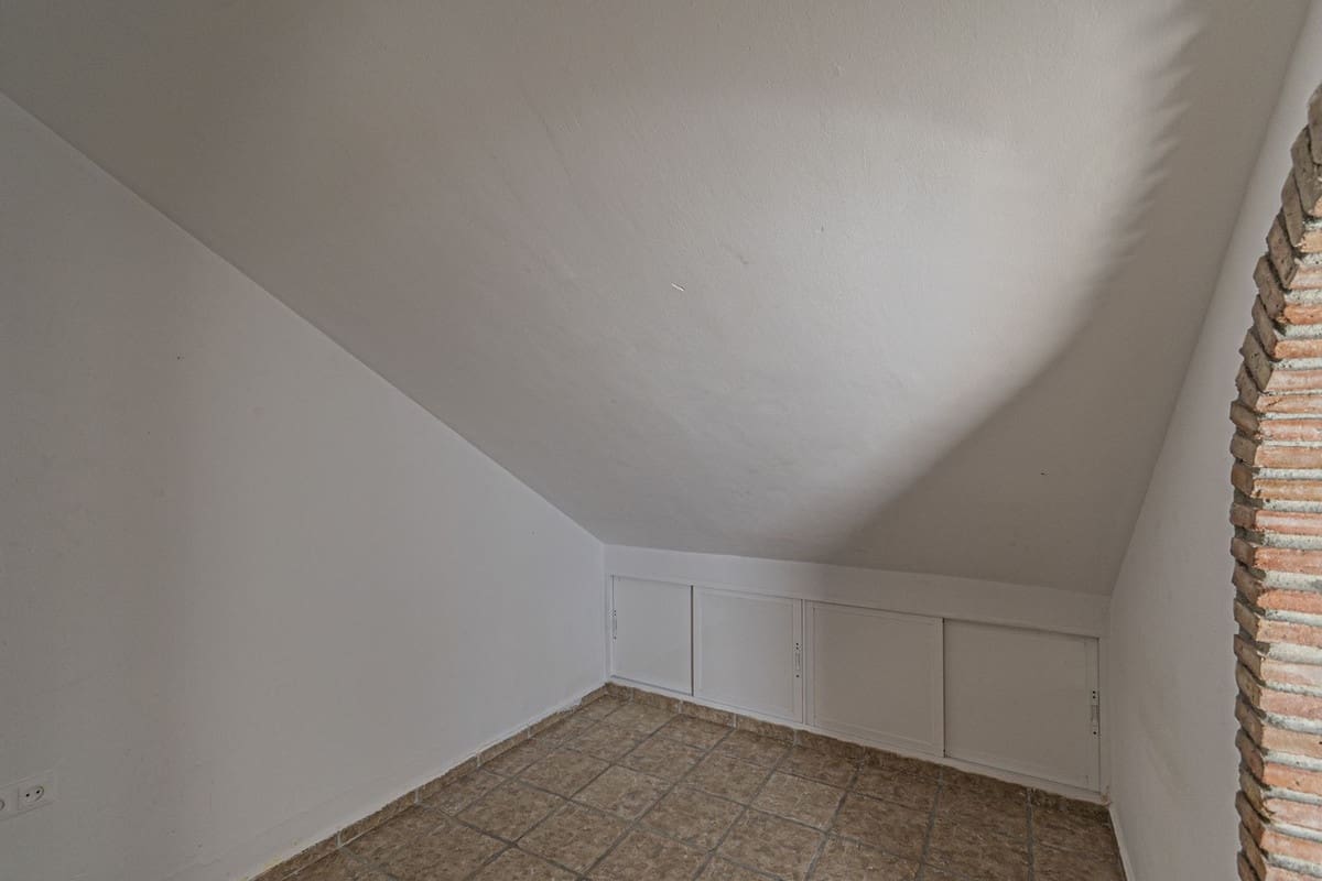 4 soveværelse Byhus til salg i Las Chapas med swimmingpool garage - € 1.125.000 (Ref: 9221346)