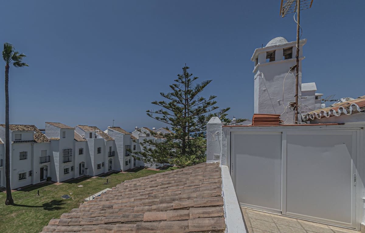 4 soveværelse Byhus til salg i Las Chapas med swimmingpool garage - € 1.125.000 (Ref: 9221346)