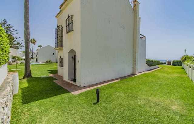 4 soveværelse Byhus til salg i Las Chapas, Marbella med swimmingpool garage - € 1.125.000 (Ref: 9221346)