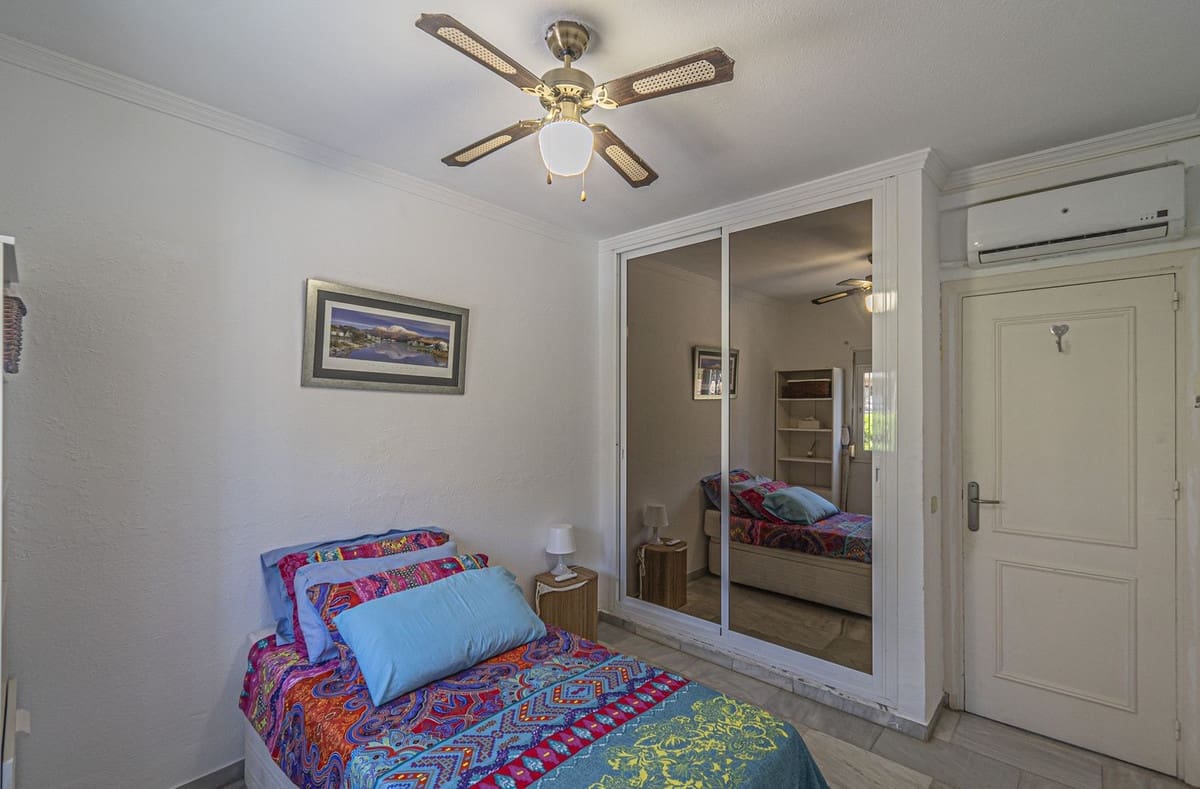 4 soveværelse Byhus til salg i Las Chapas med swimmingpool garage - € 1.125.000 (Ref: 9221346)