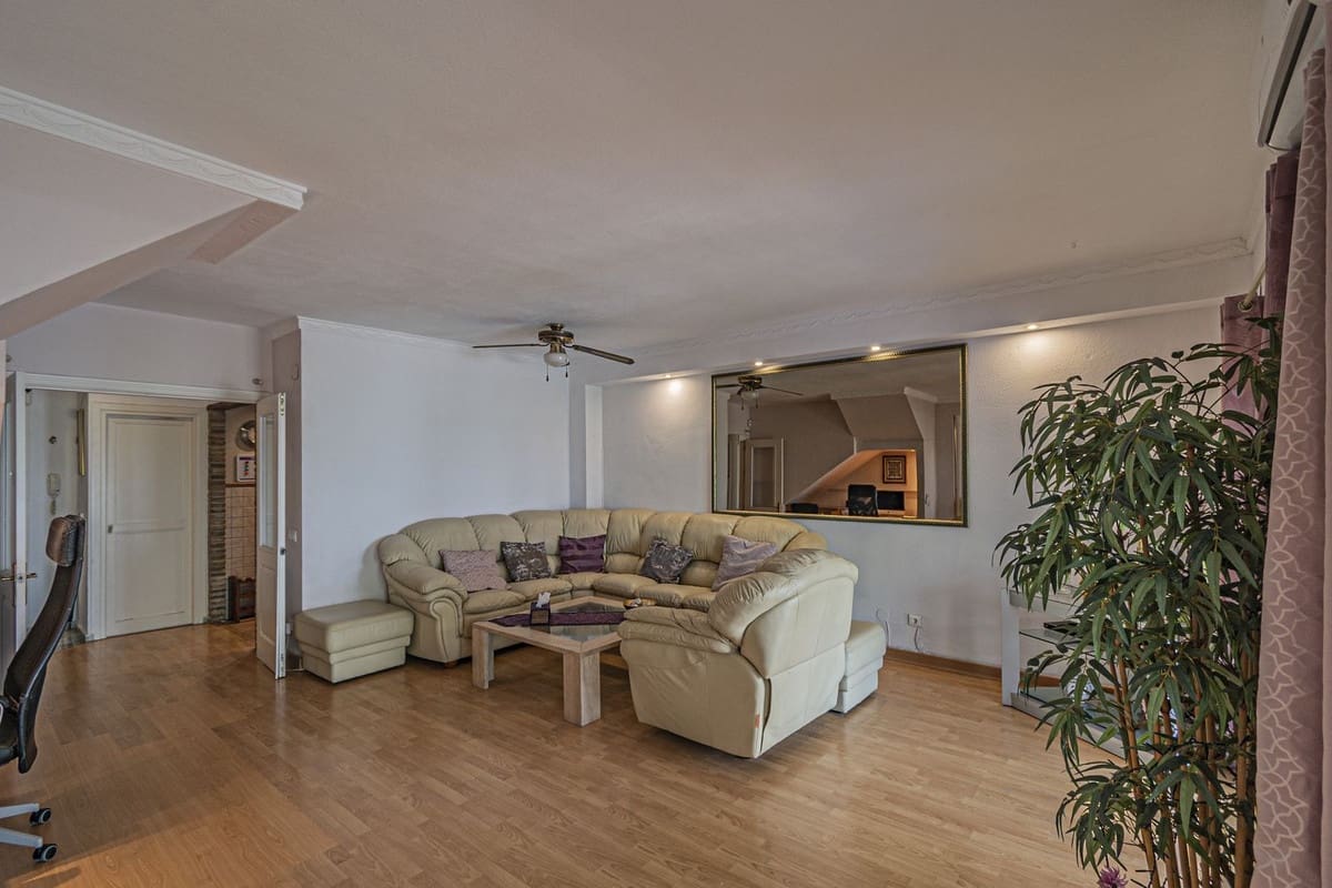 4 soveværelse Byhus til salg i Las Chapas med swimmingpool garage - € 1.125.000 (Ref: 9221346)