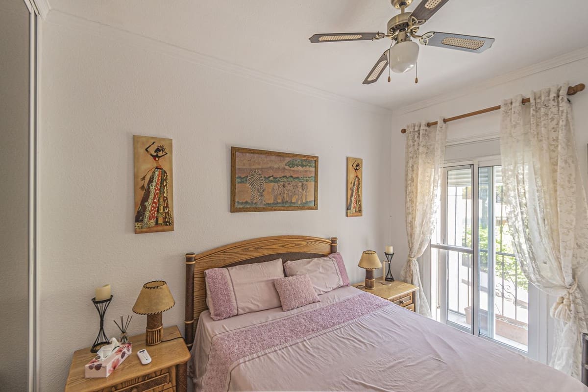 4 soveværelse Byhus til salg i Las Chapas med swimmingpool garage - € 1.125.000 (Ref: 9221346)