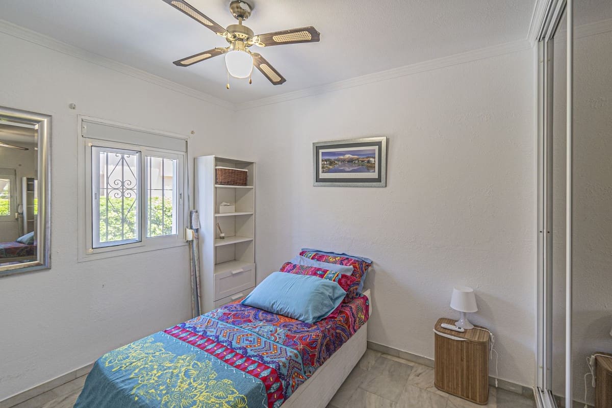 4 soveværelse Byhus til salg i Las Chapas med swimmingpool garage - € 1.125.000 (Ref: 9221346)