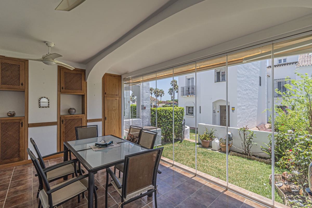 4 soveværelse Byhus til salg i Las Chapas med swimmingpool garage - € 1.125.000 (Ref: 9221346)