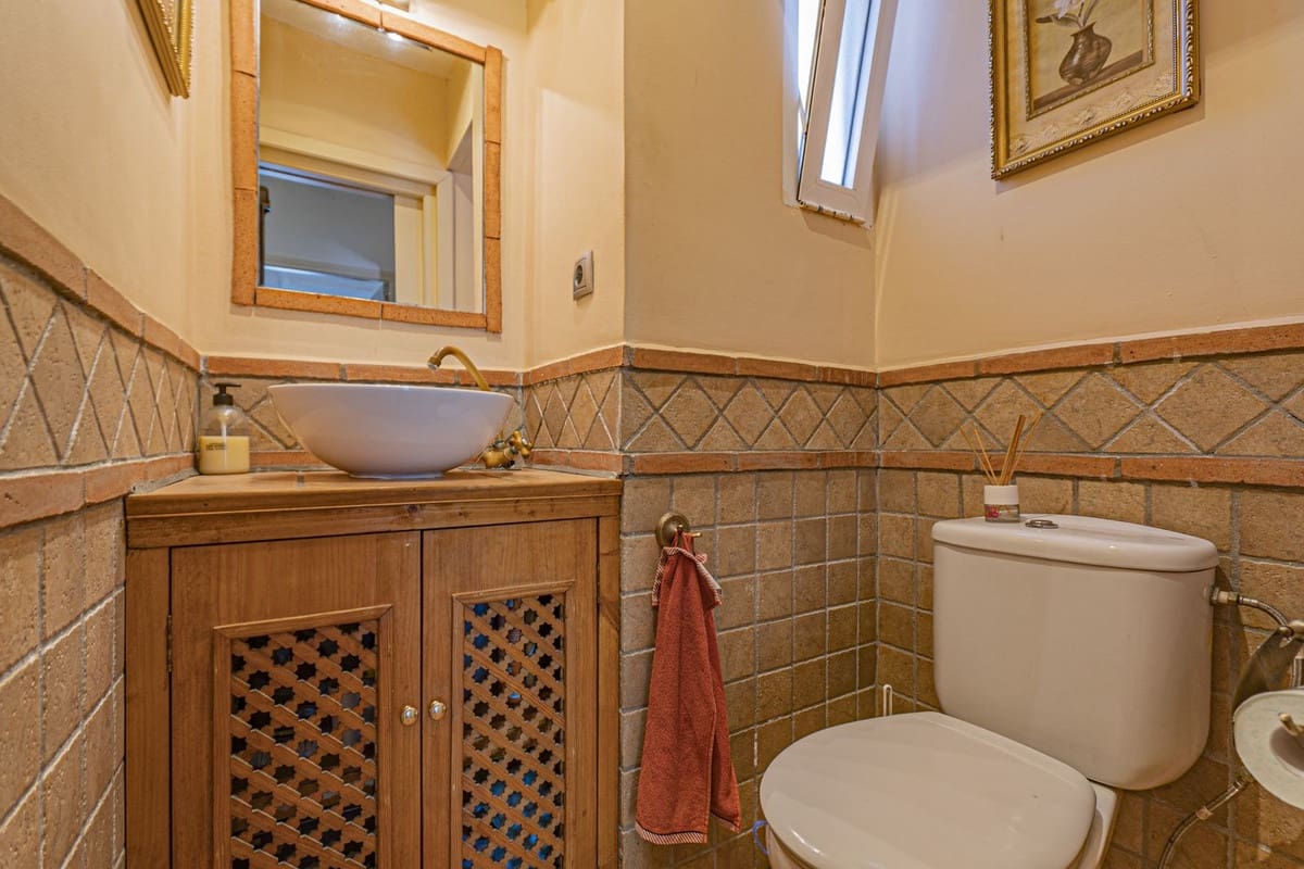 4 soveværelse Byhus til salg i Las Chapas med swimmingpool garage - € 1.125.000 (Ref: 9221346)