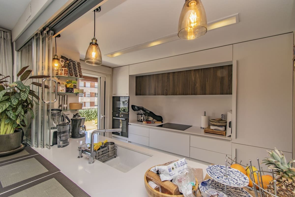 3 sovrum Lägenhet till salu i Marbella med pool garage - 1 195 000 € (Ref: 9221388)