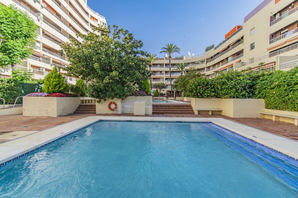 3 sovrum Lägenhet till salu i Marbella med pool garage - 1 195 000 € (Ref: 9221388)