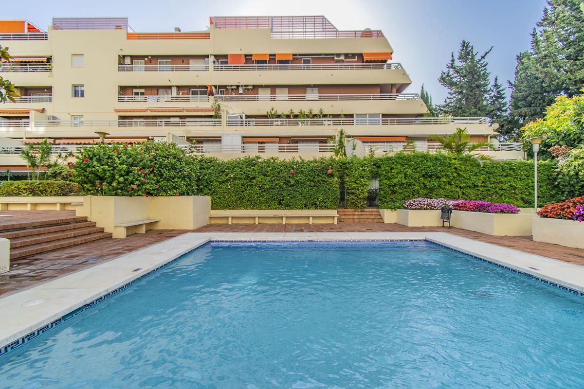 3 sovrum Lägenhet till salu i Marbella med pool garage - 1 195 000 € (Ref: 9221388)