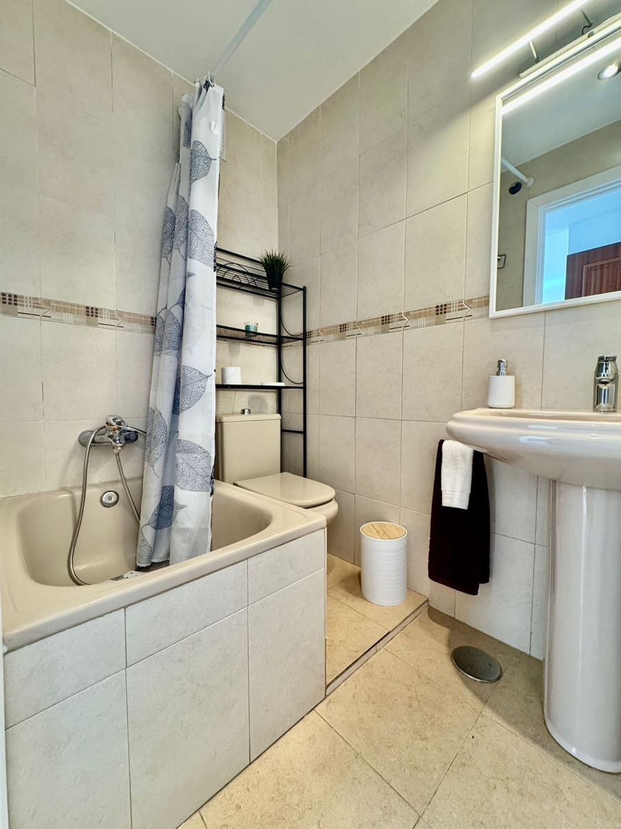 3 makuuhuone Kattohuoneisto myytävänä paikassa Fuengirola - 197 000 € (Ref: 9331828)