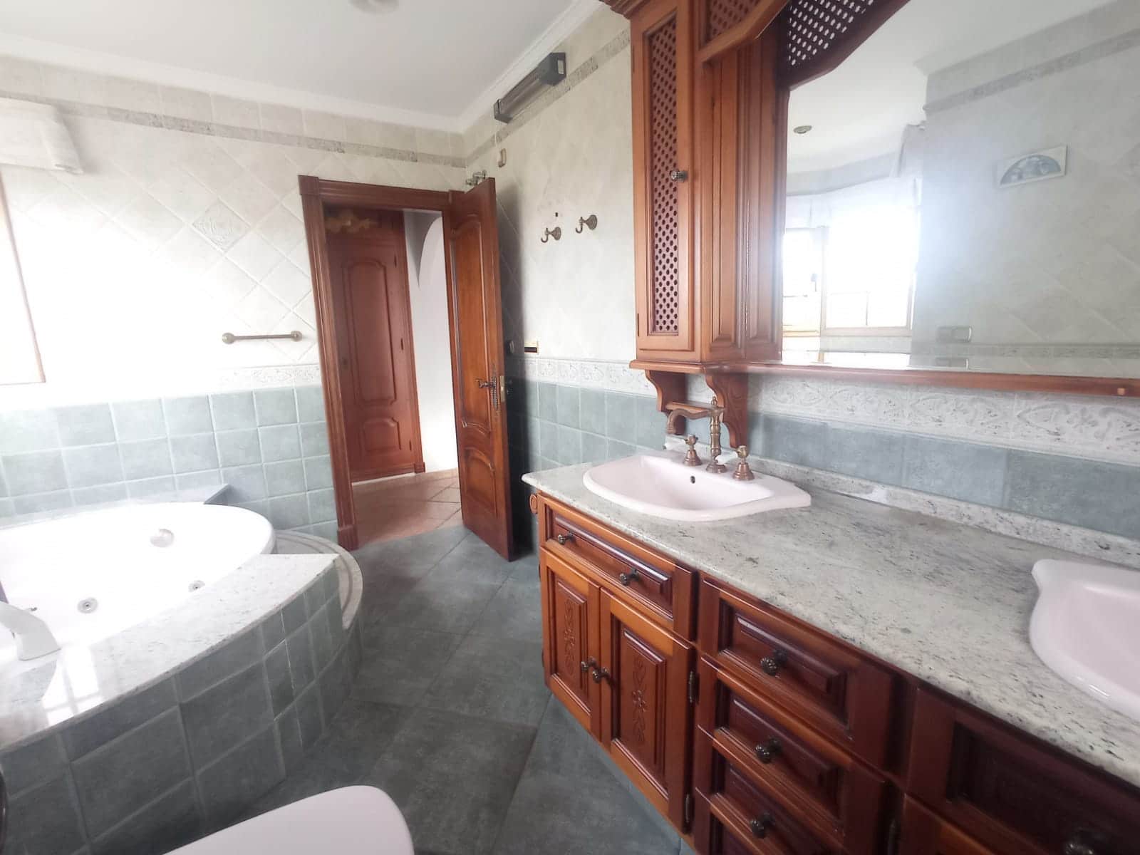 5 bedroom Villa for sale in Mijas with pool garage - € 1,300,000 (Ref: 9341603)