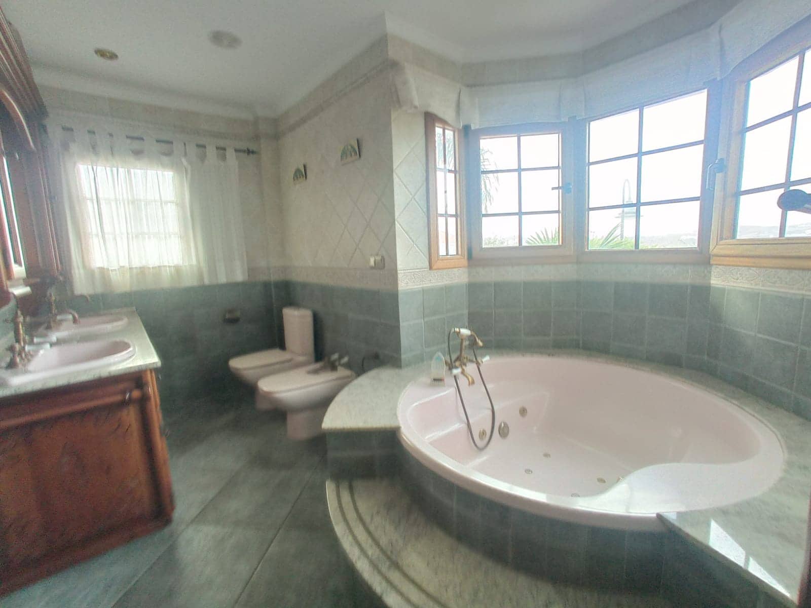 5 bedroom Villa for sale in Mijas with pool garage - € 1,300,000 (Ref: 9341603)