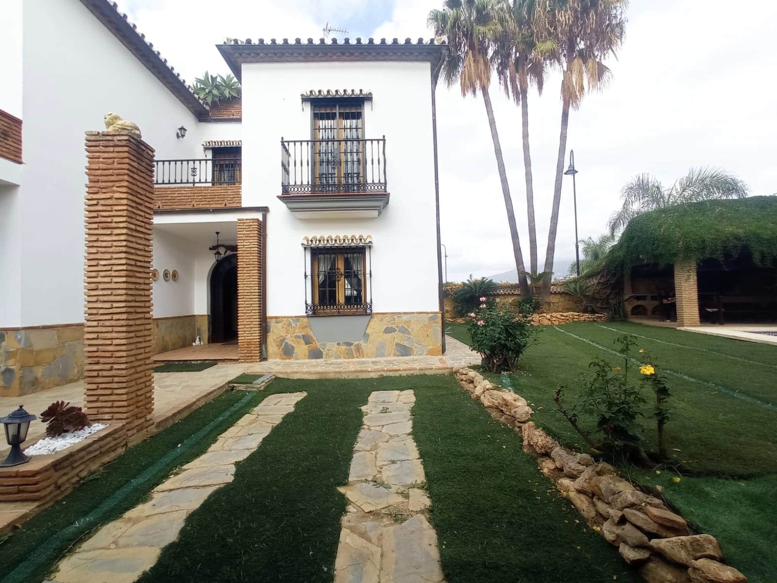 5 bedroom Villa for sale in Mijas with pool garage - € 1,300,000 (Ref: 9341603)