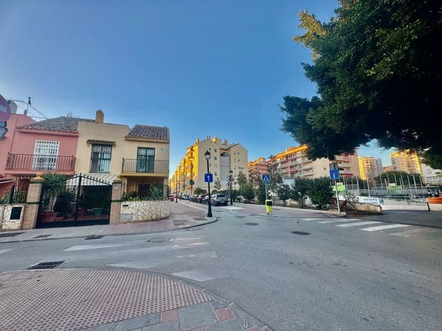 4 quarto Casa em Banda para venda em Los Boliches , Fuengirola com piscina - 466 000 € (Ref: 9438266)