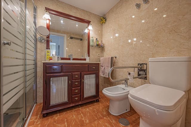 4 sypialnia Apartament na sprzedaż w Marbella Centro, Marbella z garażem - 649 000 € (Ref: 9442806)