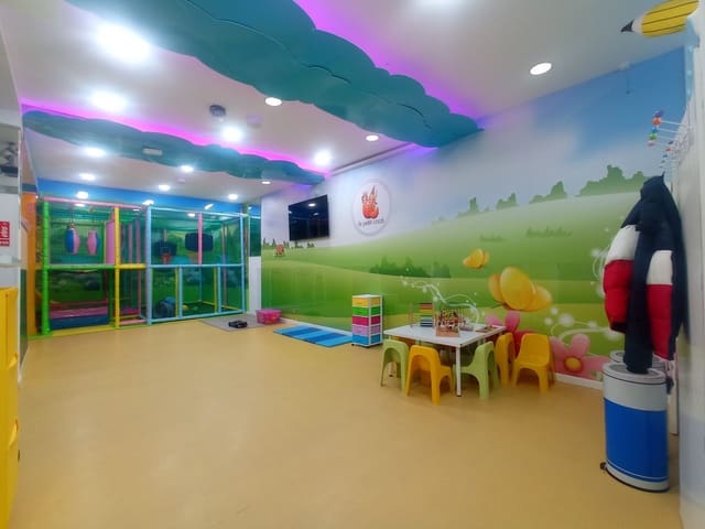 Commerciale in vendita in Los Boliches , Fuengirola - 325.000 € (Rif: 9539506)