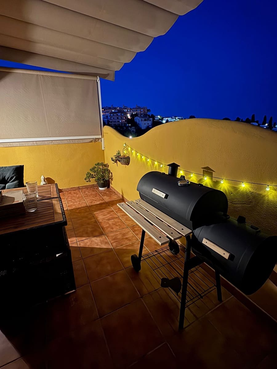 2 bedroom Penthouse for sale in Fuengirola with pool garage - € 340,000 (Ref: 9646108)