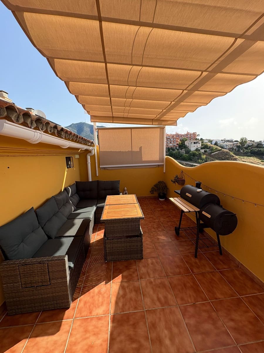 2 bedroom Penthouse for sale in Fuengirola with pool garage - € 340,000 (Ref: 9646108)