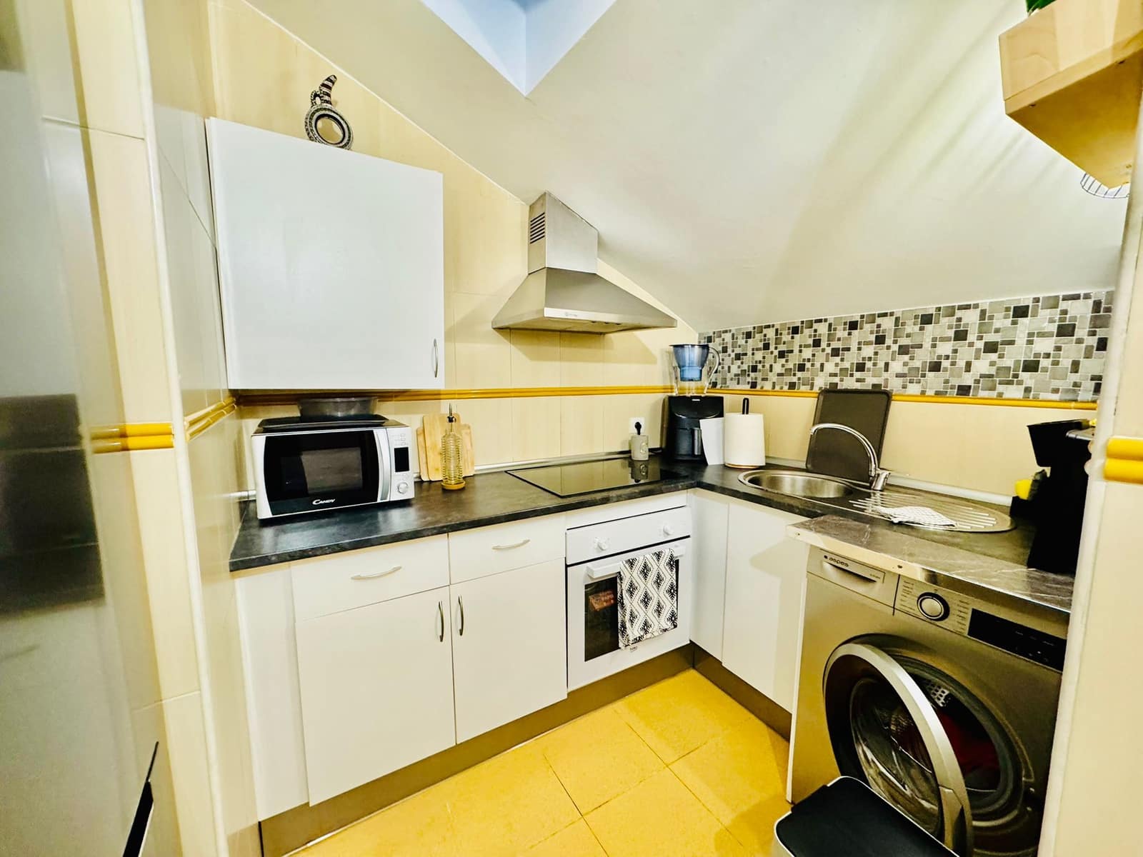 2 bedroom Penthouse for sale in Fuengirola with pool garage - € 340,000 (Ref: 9646108)